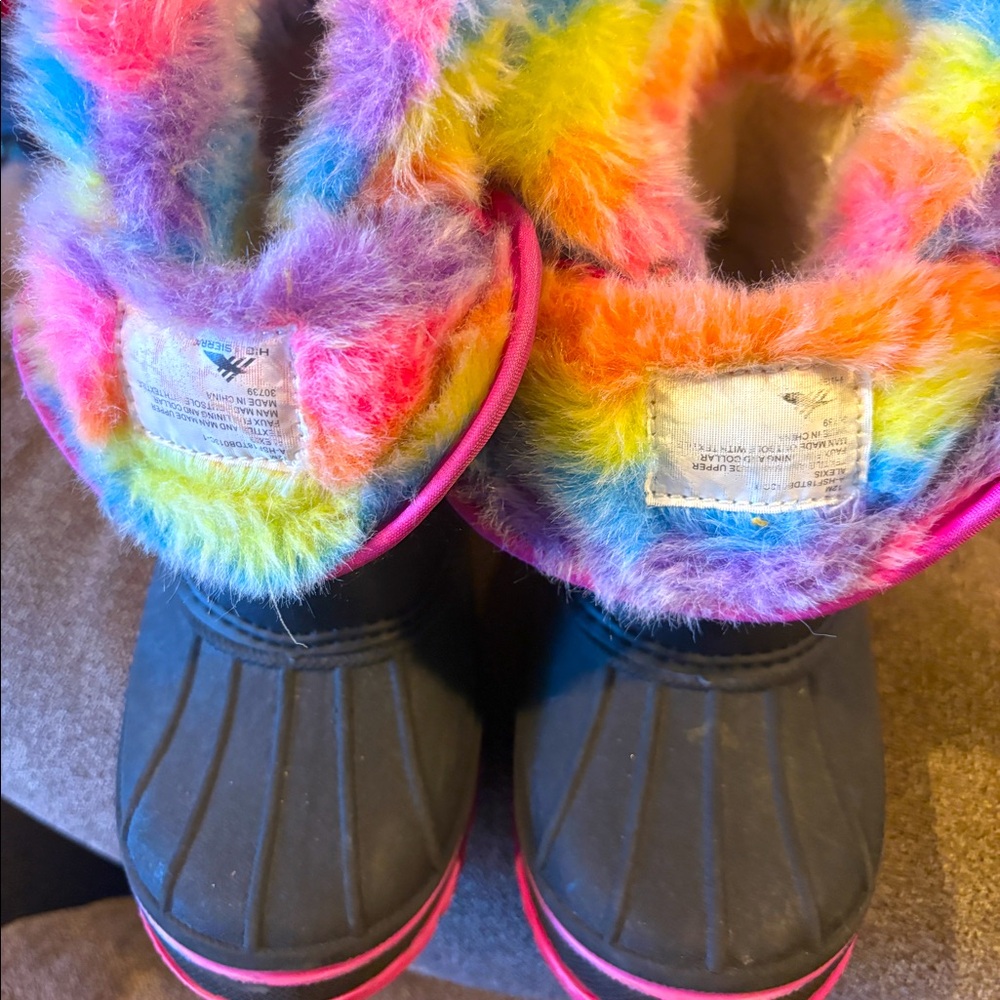High Sierra Girls' Fuzzy Top Snow Boots